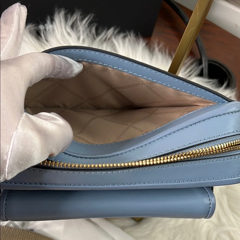 Michael Kors Bradshaw Medium Leather Pocket Camera Crossbody NWOT Dust Bag - Picture 12 of 17